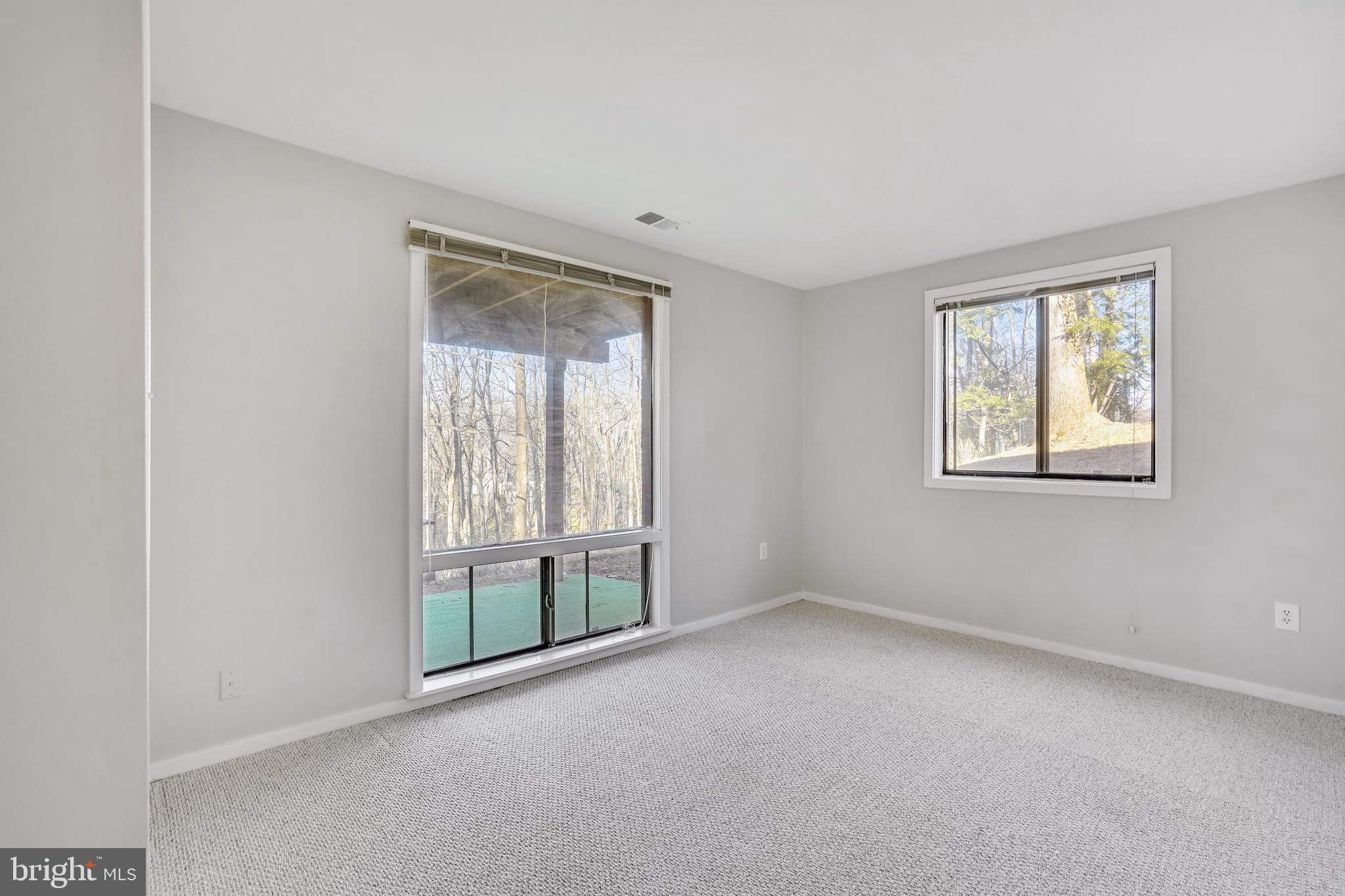 1052 Bellview Road McLean, VA 22102 - Photo 21 of 36 an empty room with windows
