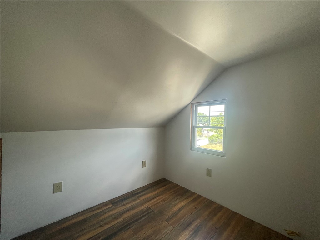 47 Metropolitan Road Providence, RI 02908 - Photo 20 of 26 Gallery Image 20