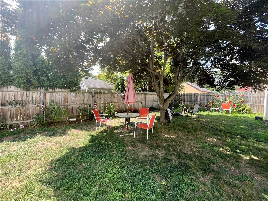 47 Metropolitan Road Providence, RI 02908 - Photo 4 of 26 Gallery Image 4