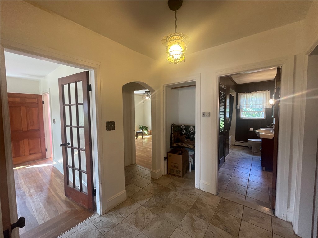 47 Metropolitan Road Providence, RI 02908 - Photo 8 of 26 Gallery Image 8