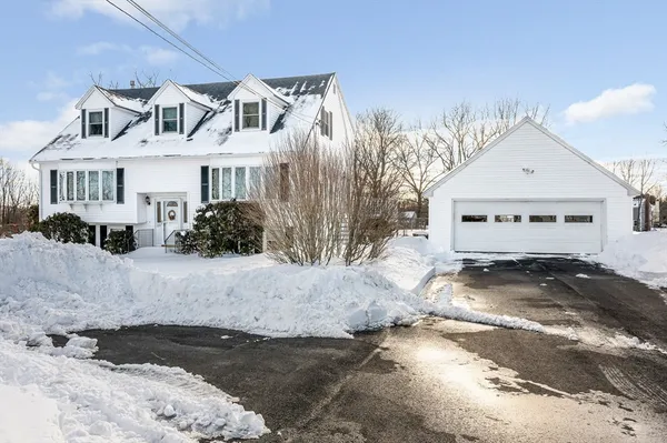 $749,900 | 287 Fox Avenue, Dracut, MA 01826