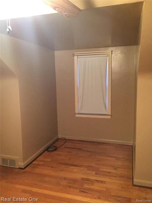 16563 Burt Road Detroit, MI 48219 - Photo 25 of 34