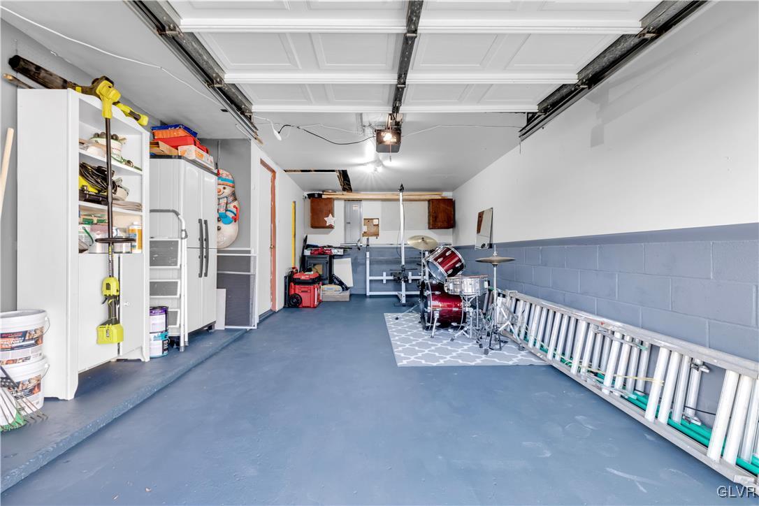 638 Williams Road Nazareth, PA 18064 - Photo 19 of 35 garage