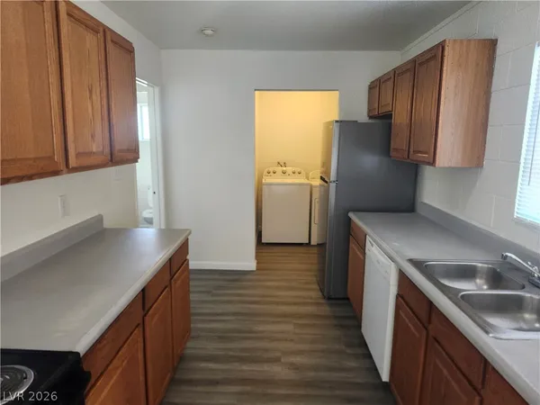 $1,800 | 2700 East Basswood Avenue, North Las Vegas, NV 89030