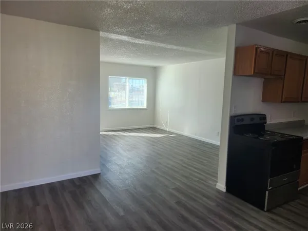 $1,800 | 2700 East Basswood Avenue, North Las Vegas, NV 89030