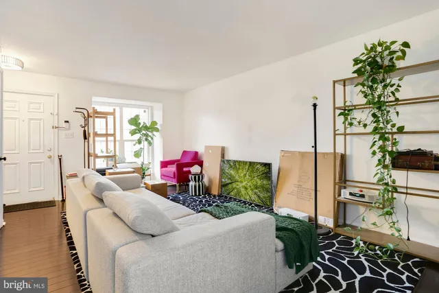 $2,550 | 8549 Towne Manor Court, Alexandria, VA 22309