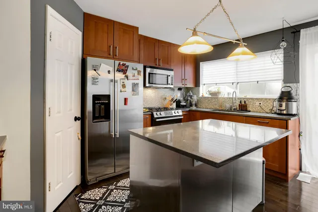 $2,550 | 8549 Towne Manor Court, Alexandria, VA 22309