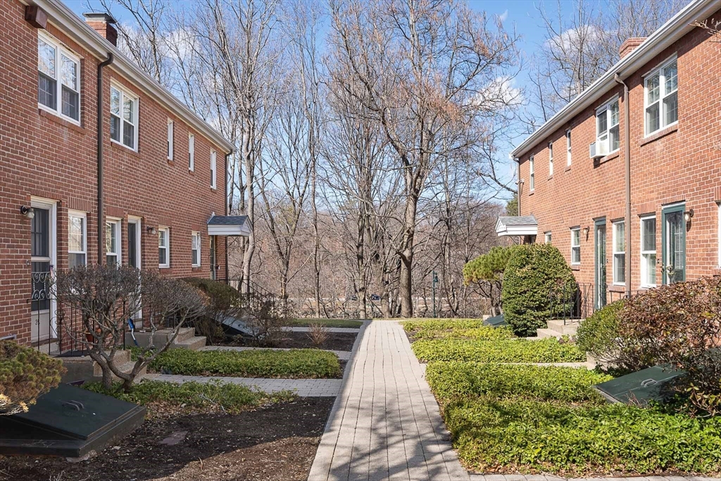 39 Charlesbank Road, Unit 39 Newton, MA 02458 - Photo 20 of 21