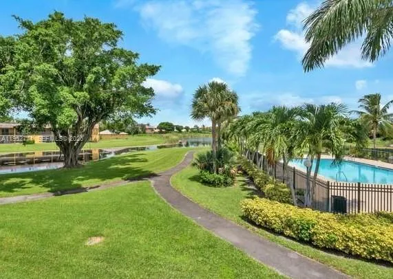 $2,050 | 105 Meadows Circle, Unit 105, Boynton Beach, FL 33436