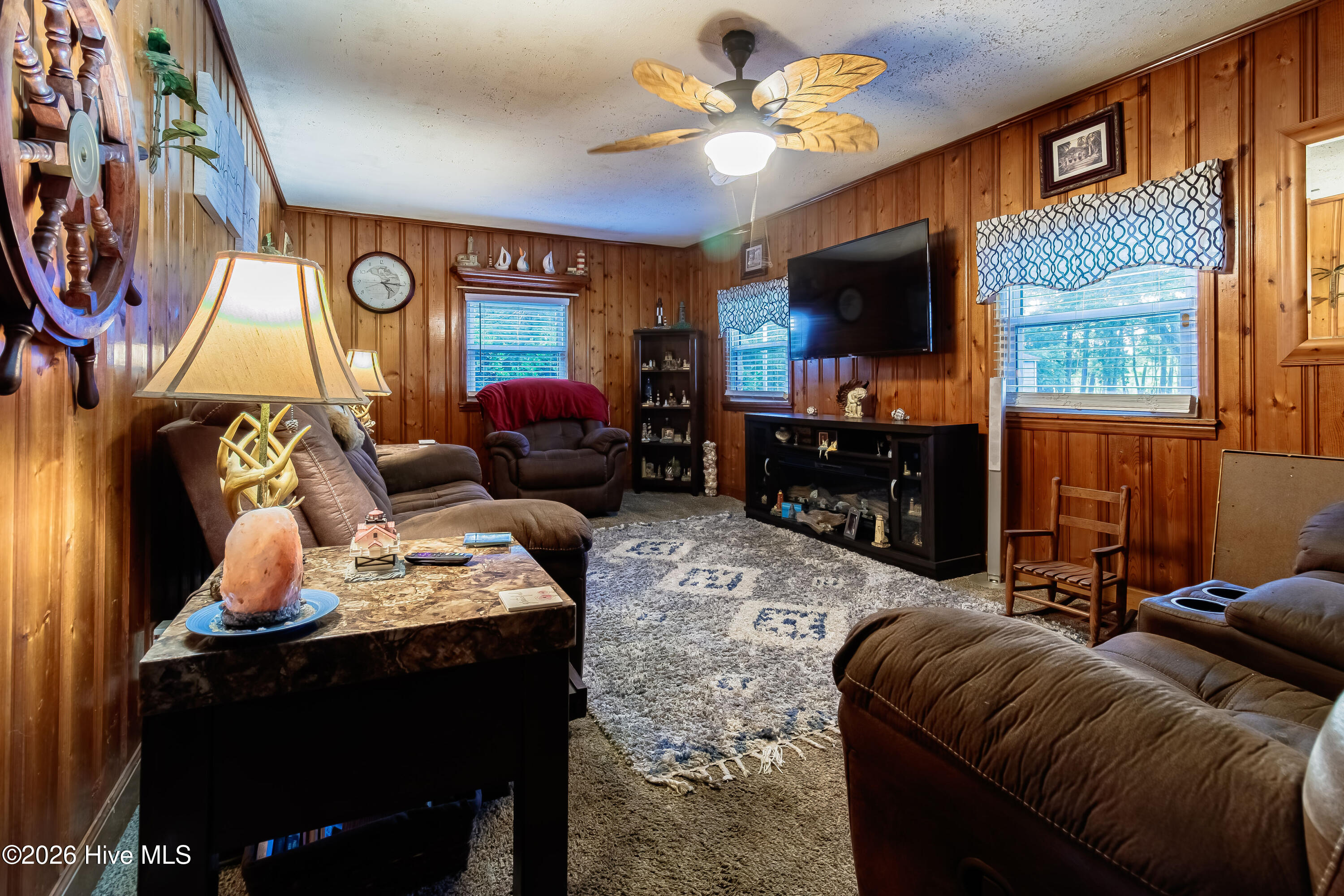 19081 Jane Shaw Road Wagram, NC 28396 - Photo 16 of 40 Living room.