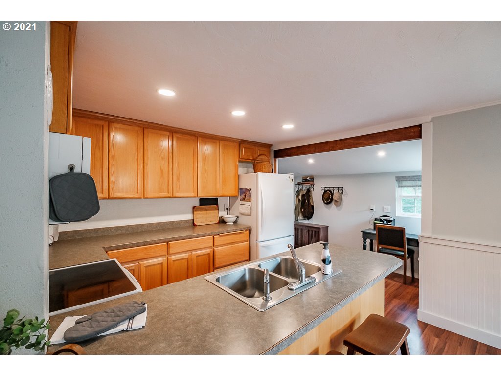 39800 Gilbert Creek Road Willamina, OR 97396 - Photo 13 of 30 Gallery Image 13