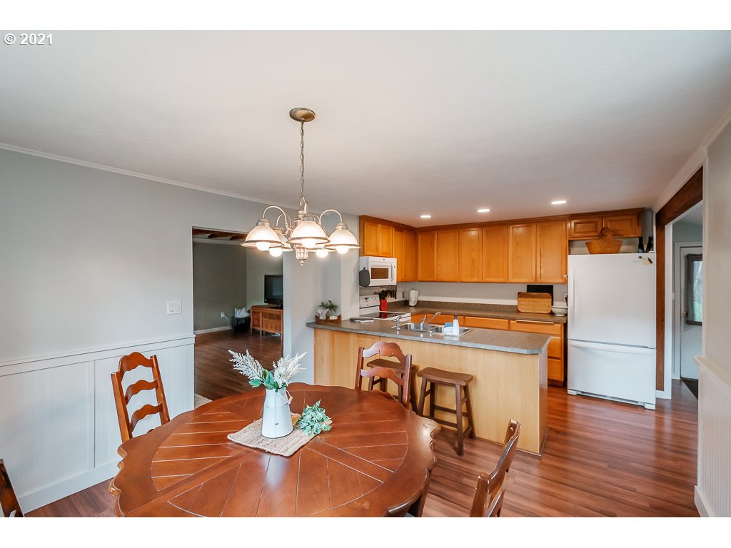 39800 Gilbert Creek Road Willamina, OR 97396 - Photo 10 of 30 Gallery Image 10