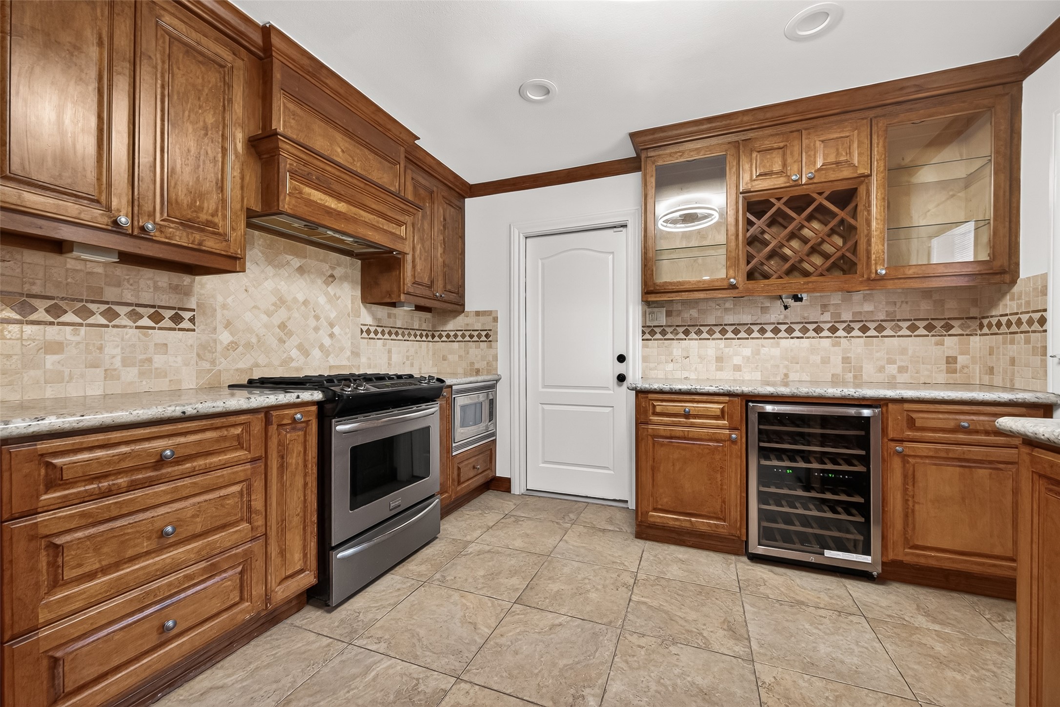 5422 Hummingbird Street Houston, TX 77096 - Photo 10 of 46
