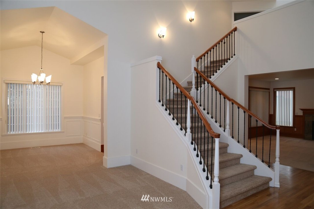 402 Lyons Avenue Northeast Renton, WA 98059 - Photo 7 of 24 Gallery Image 7