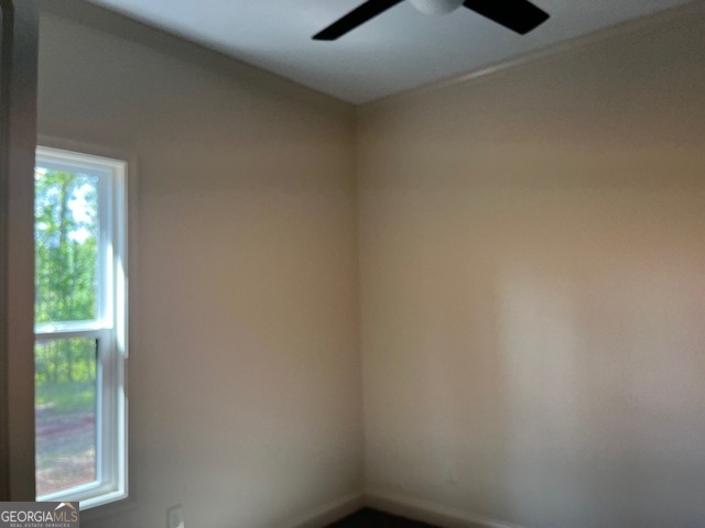 126 B&d Estates Road Milledgeville, GA 31061 - Photo 17 of 31 a small space with a window