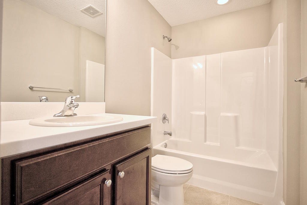 1475 Southwest Del Rio Boulevard Port St. Lucie, FL 34953 - Photo 13 of 20 IMG_0130