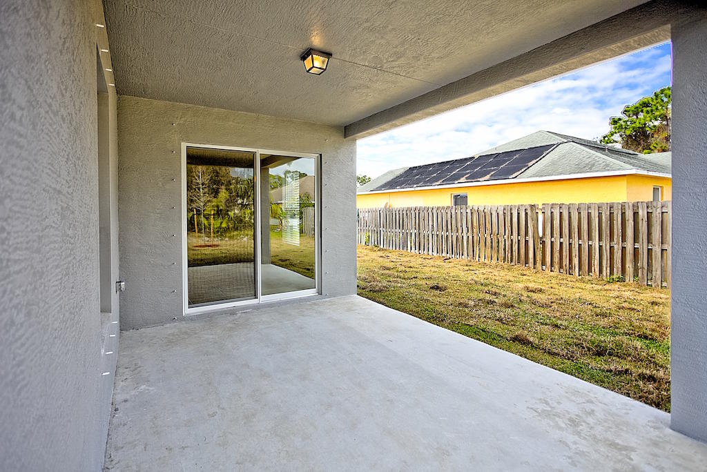 1475 Southwest Del Rio Boulevard Port St. Lucie, FL 34953 - Photo 4 of 20 IMG_0097