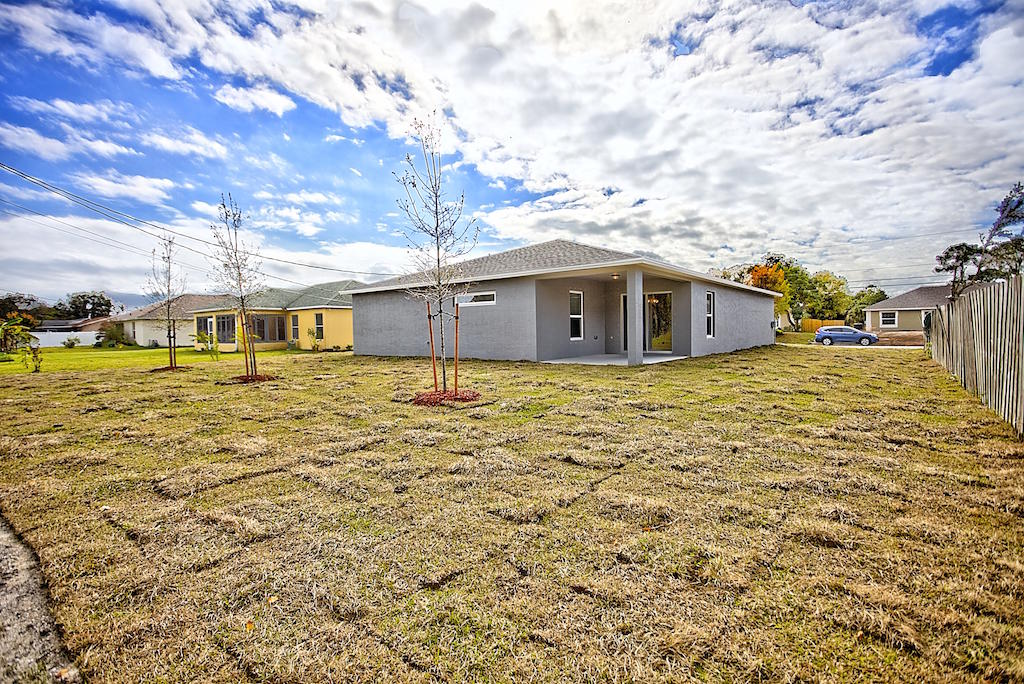 1475 Southwest Del Rio Boulevard Port St. Lucie, FL 34953 - Photo 5 of 20 IMG_0100