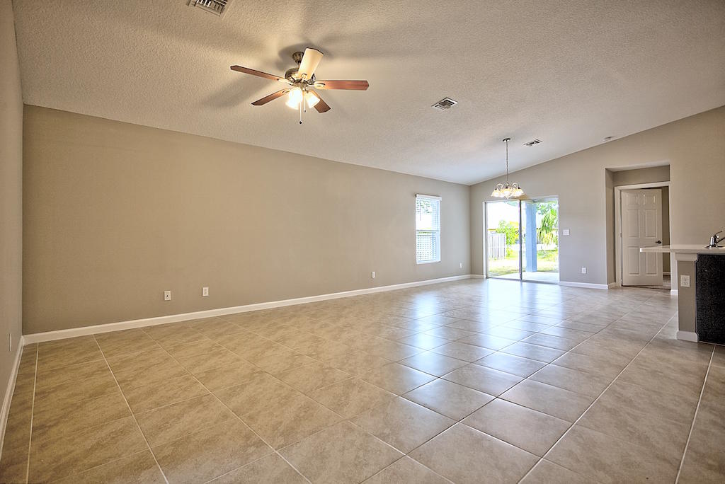 1475 Southwest Del Rio Boulevard Port St. Lucie, FL 34953 - Photo 6 of 20 IMG_0109