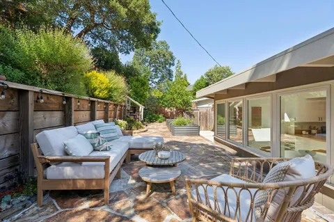 $1,695,000 | 11 Amberwood Lane, San Anselmo, CA 94960
