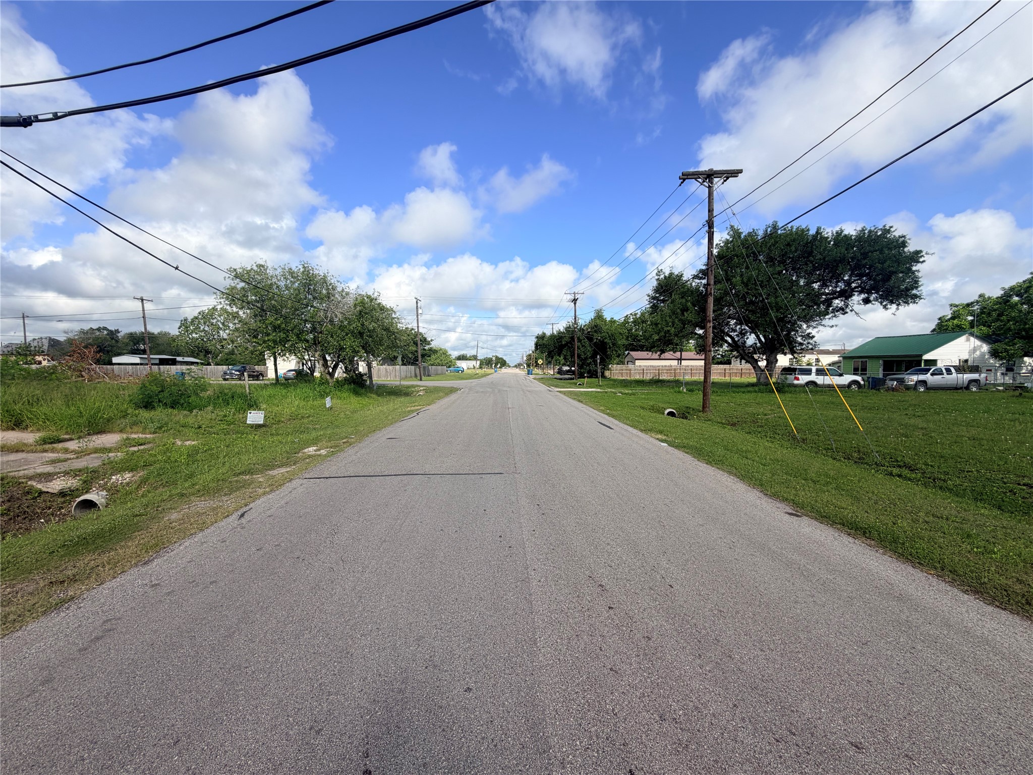 101 Carl Street Refugio, TX 78377 - Photo 5 of 8