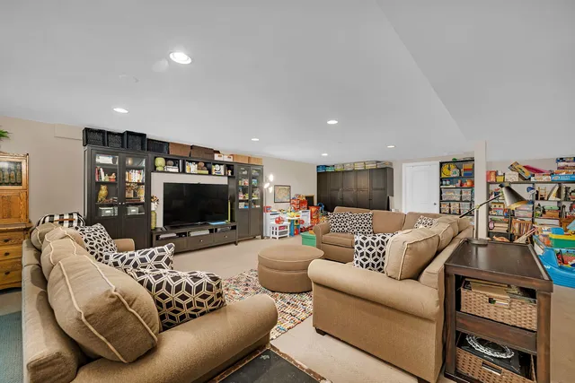 $769,900 | 719 Stonebridge Road, Frankfort, IL 60423