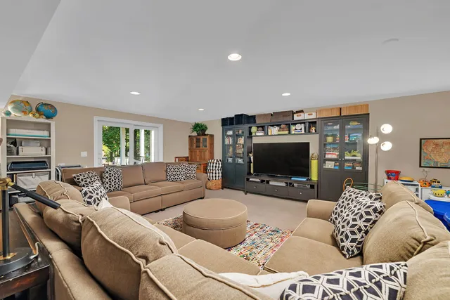 $769,900 | 719 Stonebridge Road, Frankfort, IL 60423