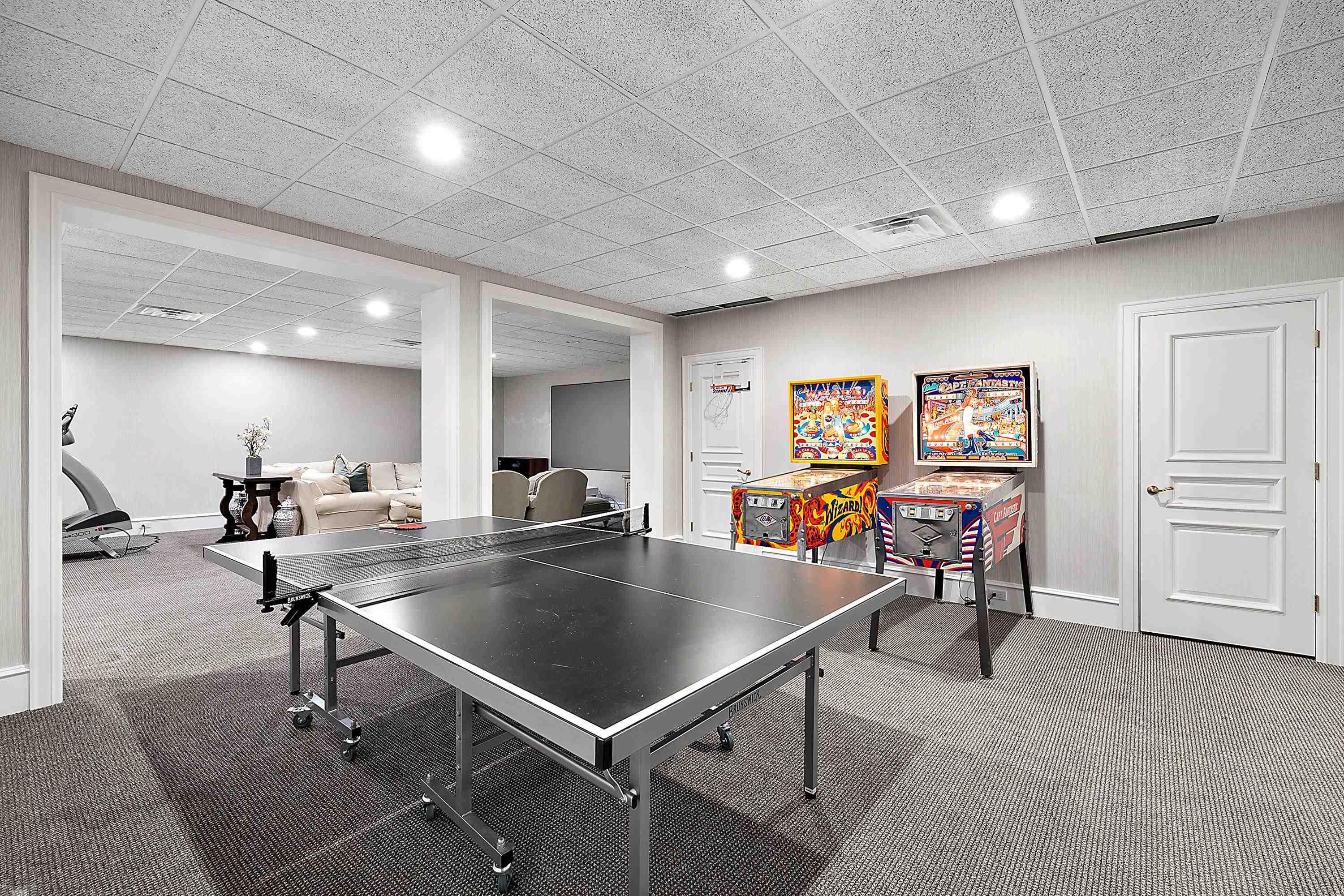 505 Lake Shore Road Grosse Pointe, MI 48236 - Photo 68 of 99 50112077-67.JPG