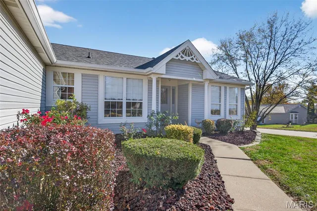 $370,000 | 790 Seven Hills Lane, St. Charles, MO 63304