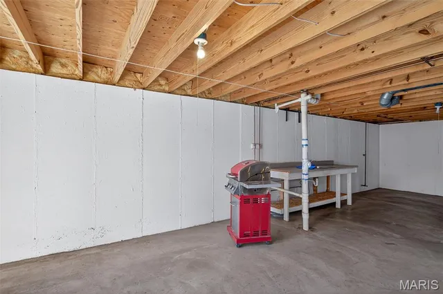 $370,000 | 790 Seven Hills Lane, St. Charles, MO 63304