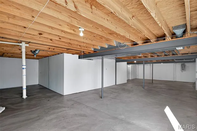 $370,000 | 790 Seven Hills Lane, St. Charles, MO 63304