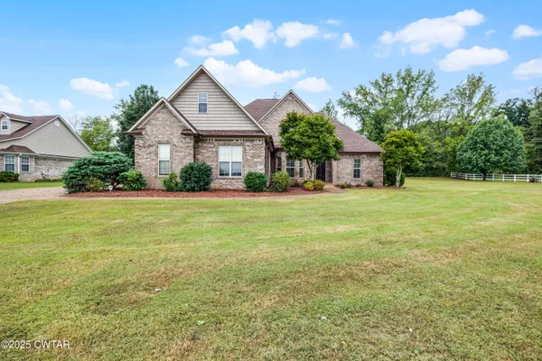 $449,900 | 344 Country Chase Drive, Jackson, TN 38305