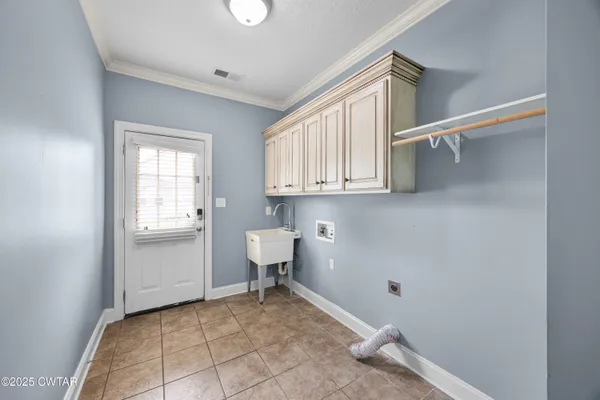 $449,900 | 344 Country Chase Drive, Jackson, TN 38305