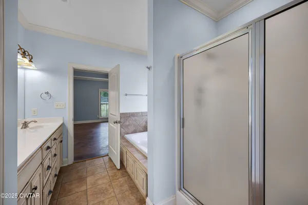 $449,900 | 344 Country Chase Drive, Jackson, TN 38305