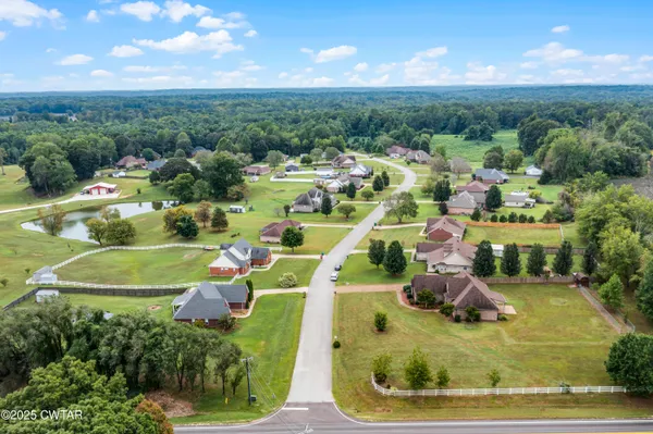 $449,900 | 344 Country Chase Drive, Jackson, TN 38305