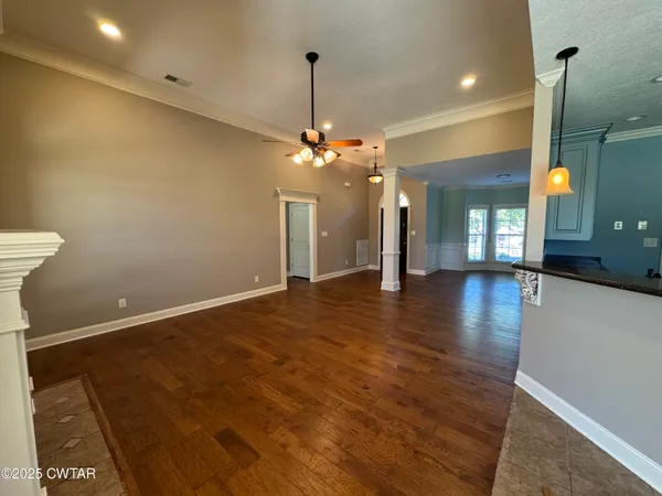 $449,900 | 344 Country Chase Drive, Jackson, TN 38305