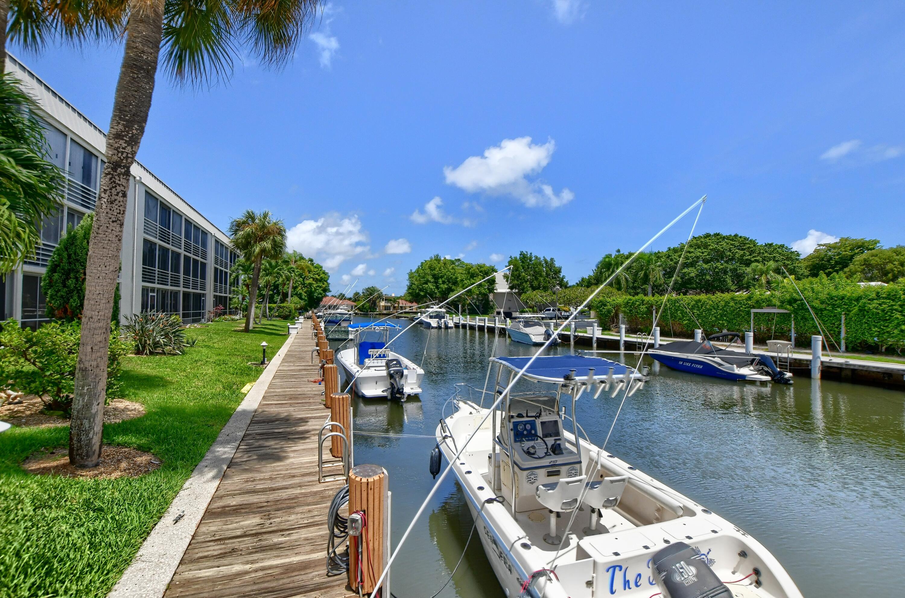 5900 Northeast 7th Avenue, Unit 202N Boca Raton, FL 33487 - Photo 27 of 37 53_ebf_0705-hdr(5)