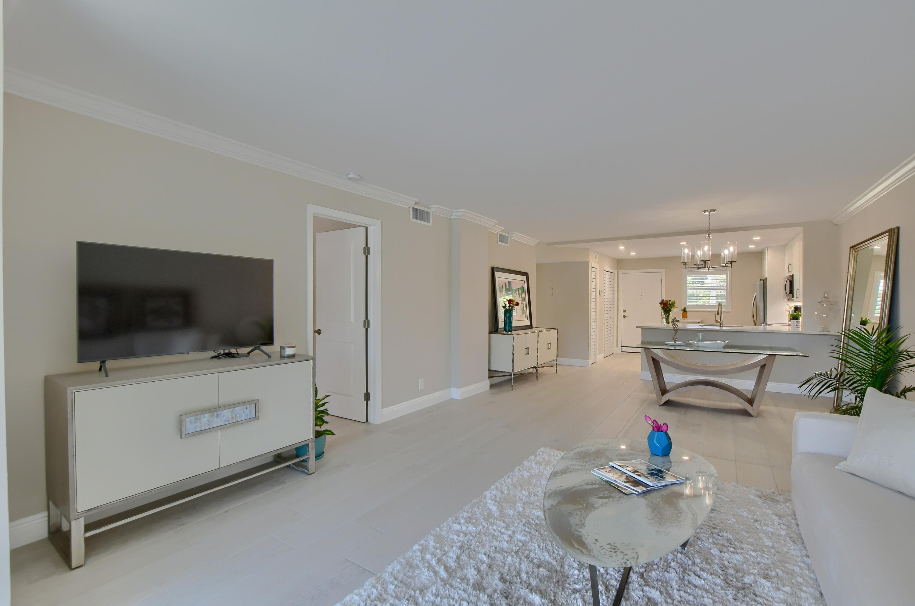 5900 Northeast 7th Avenue, Unit 202N Boca Raton, FL 33487 - Photo 10 of 37 31_ebf_0589-hdr(5)