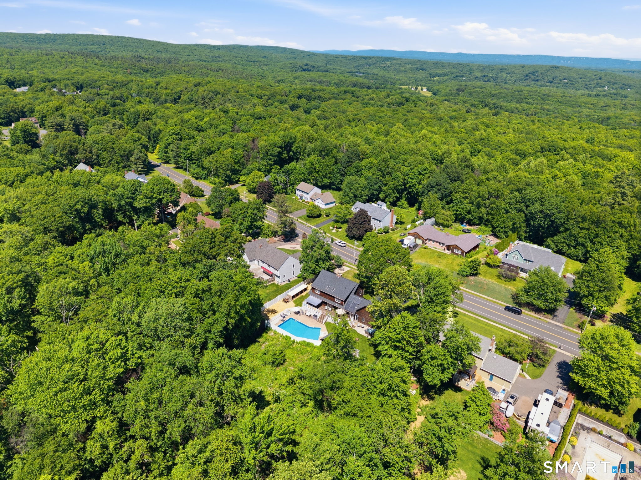 447 Hart Street Bristol, CT 06010 - Photo 4 of 40