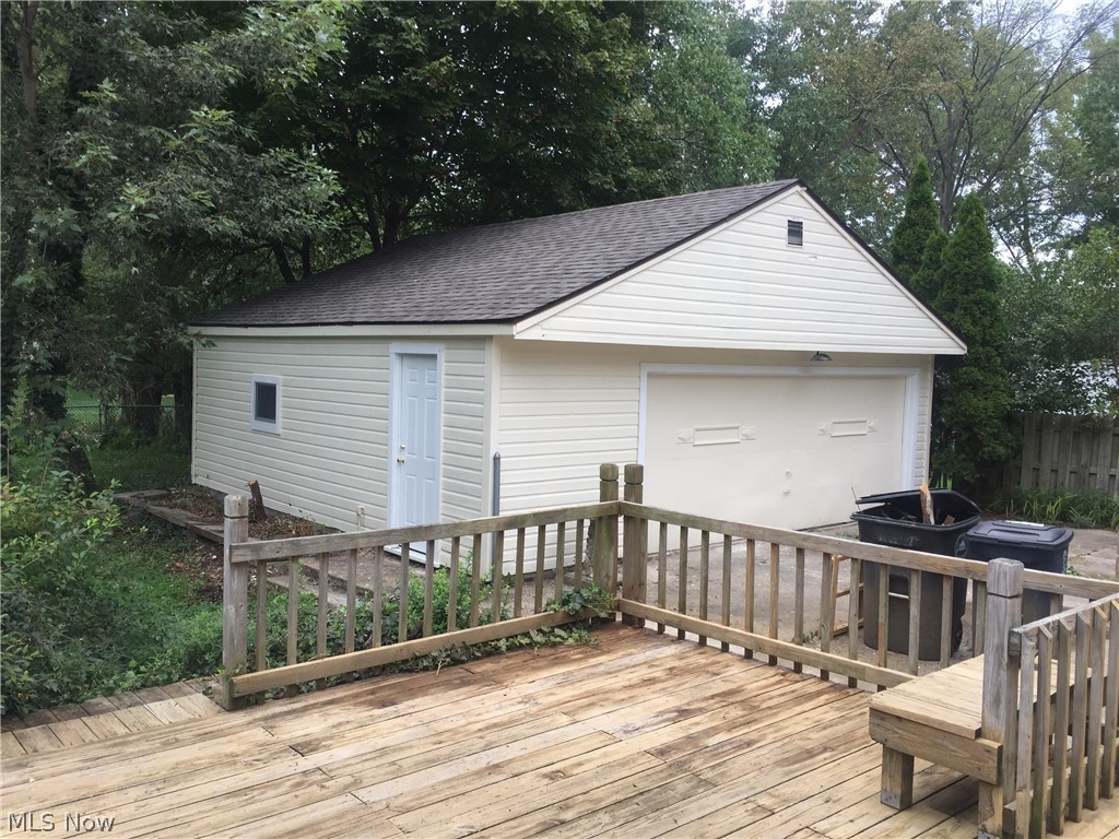 1684 Edgefield Road Lyndhurst, OH 44124 - Photo 31 of 33
