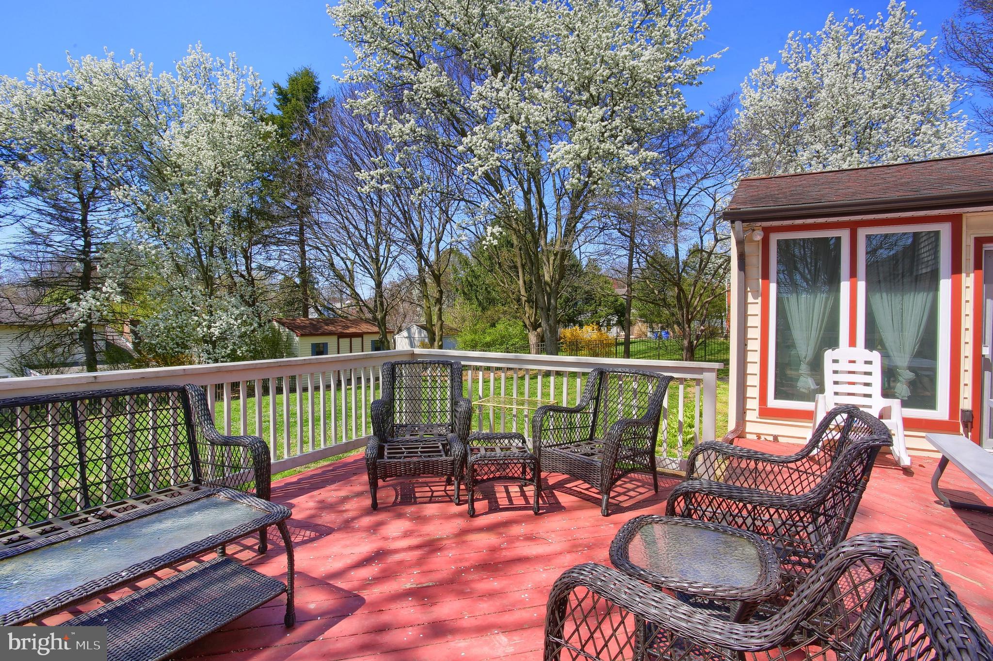 6175 Bell Road Harrisburg, PA 17111 - Photo 38 of 45 Enjoy the deck!