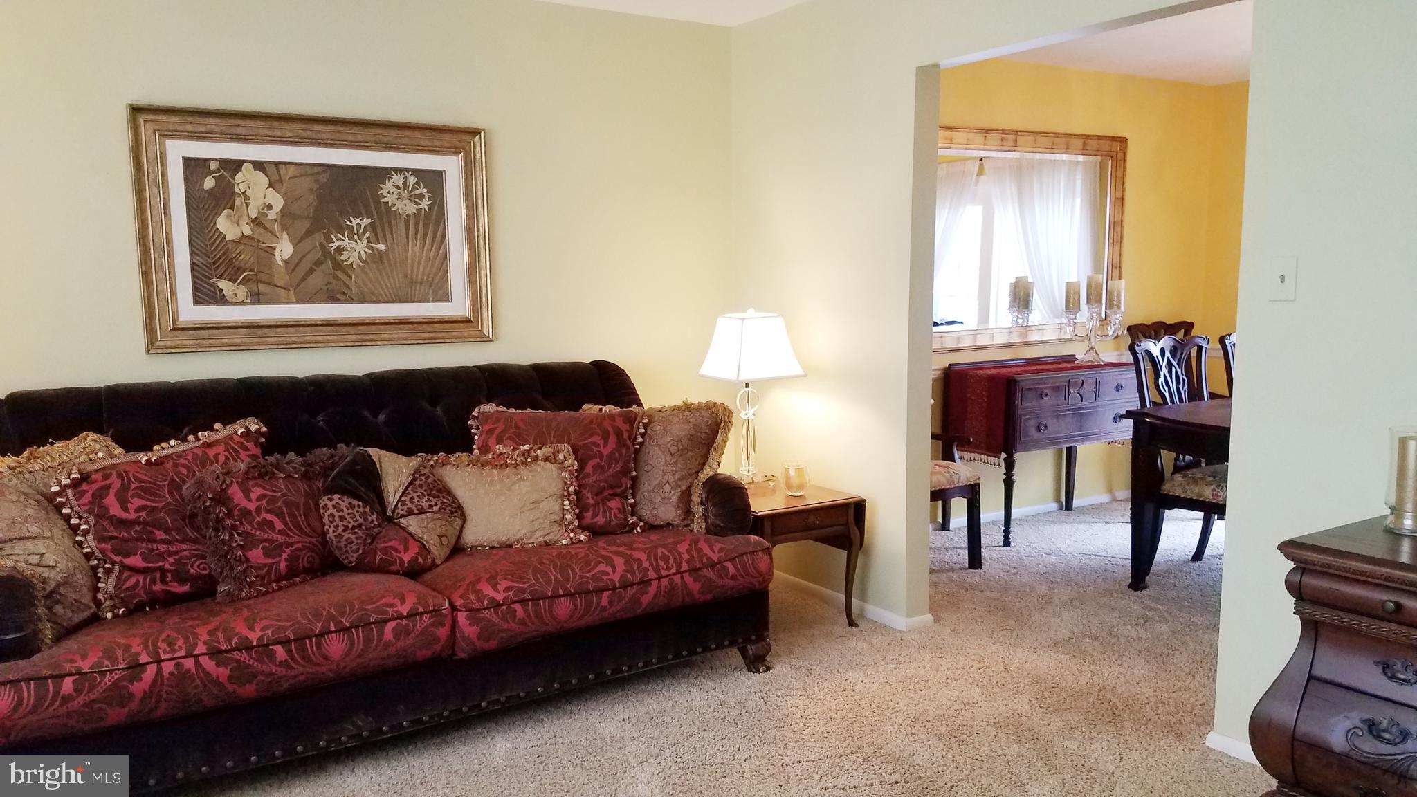 6175 Bell Road Harrisburg, PA 17111 - Photo 7 of 45 Living Room