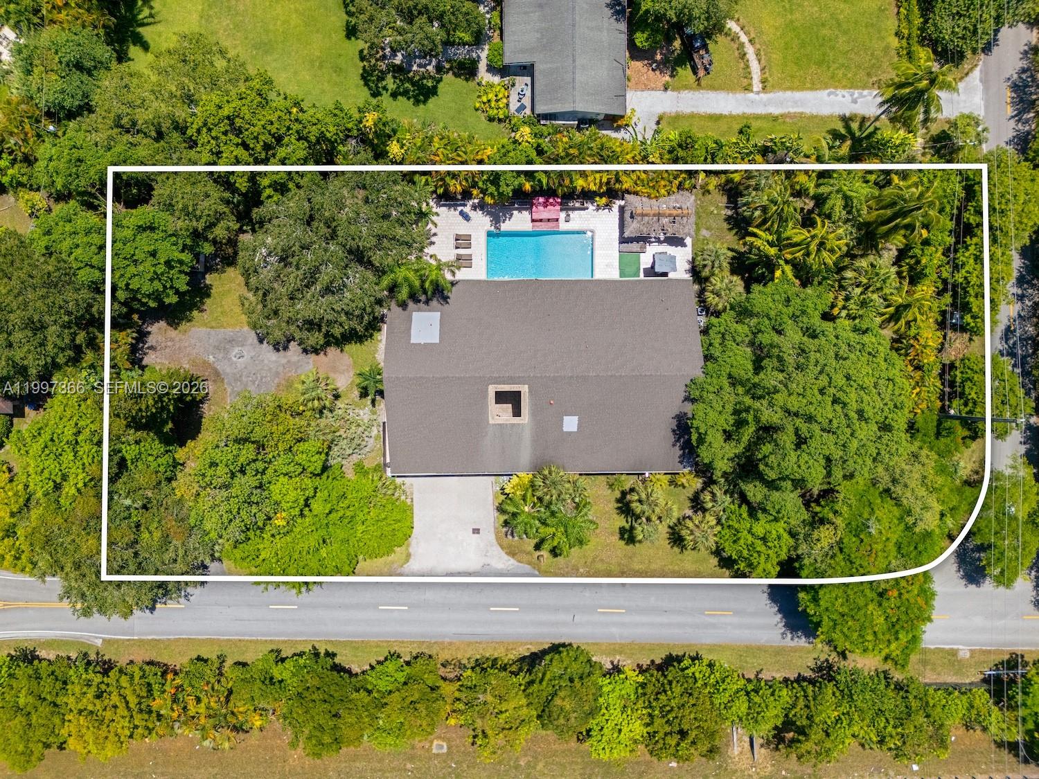 7990 Southwest 76th Avenue Miami, FL 33143 - Photo 2 of 18