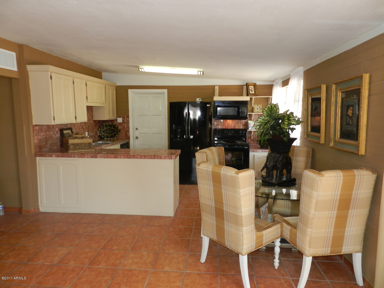 3033 East Osborn Road Phoenix, AZ 85016 - Photo 3 of 12 Kitchen