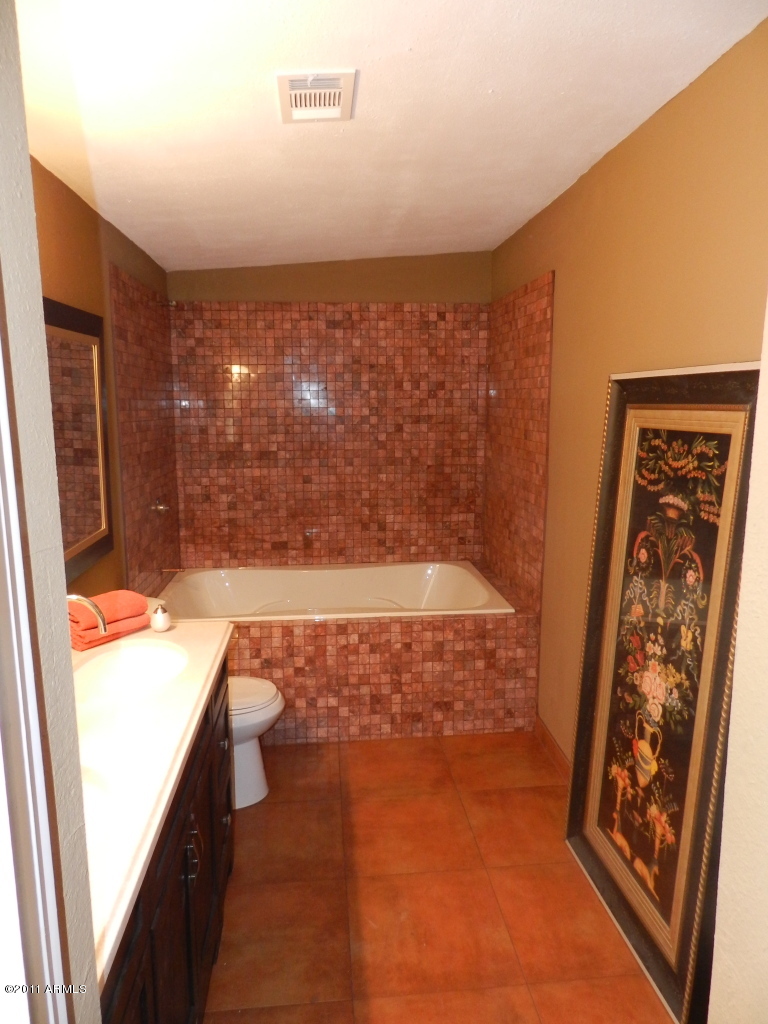3033 East Osborn Road Phoenix, AZ 85016 - Photo 7 of 12 Master Bath