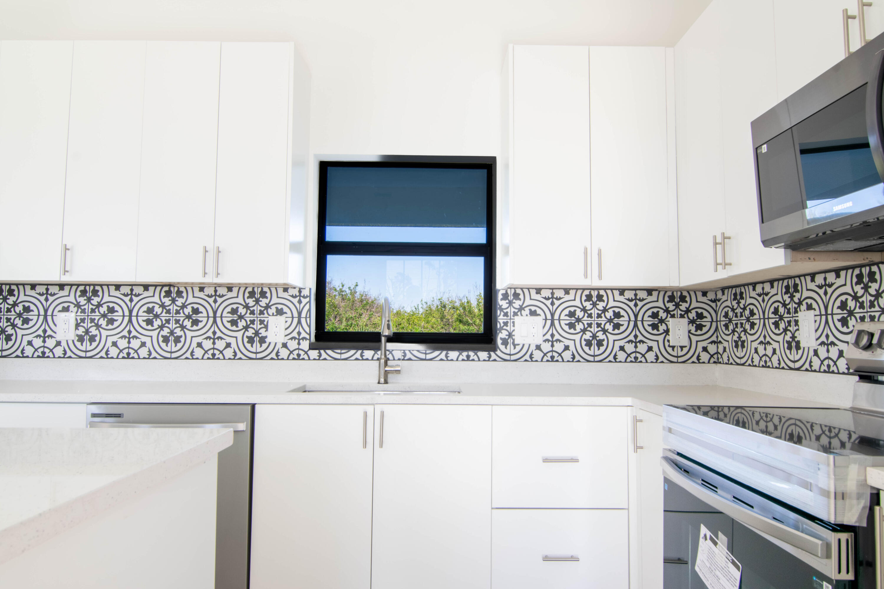 8126 Thruso Road Port Charlotte, FL 33981 - Photo 9 of 32 stainless steel appliances