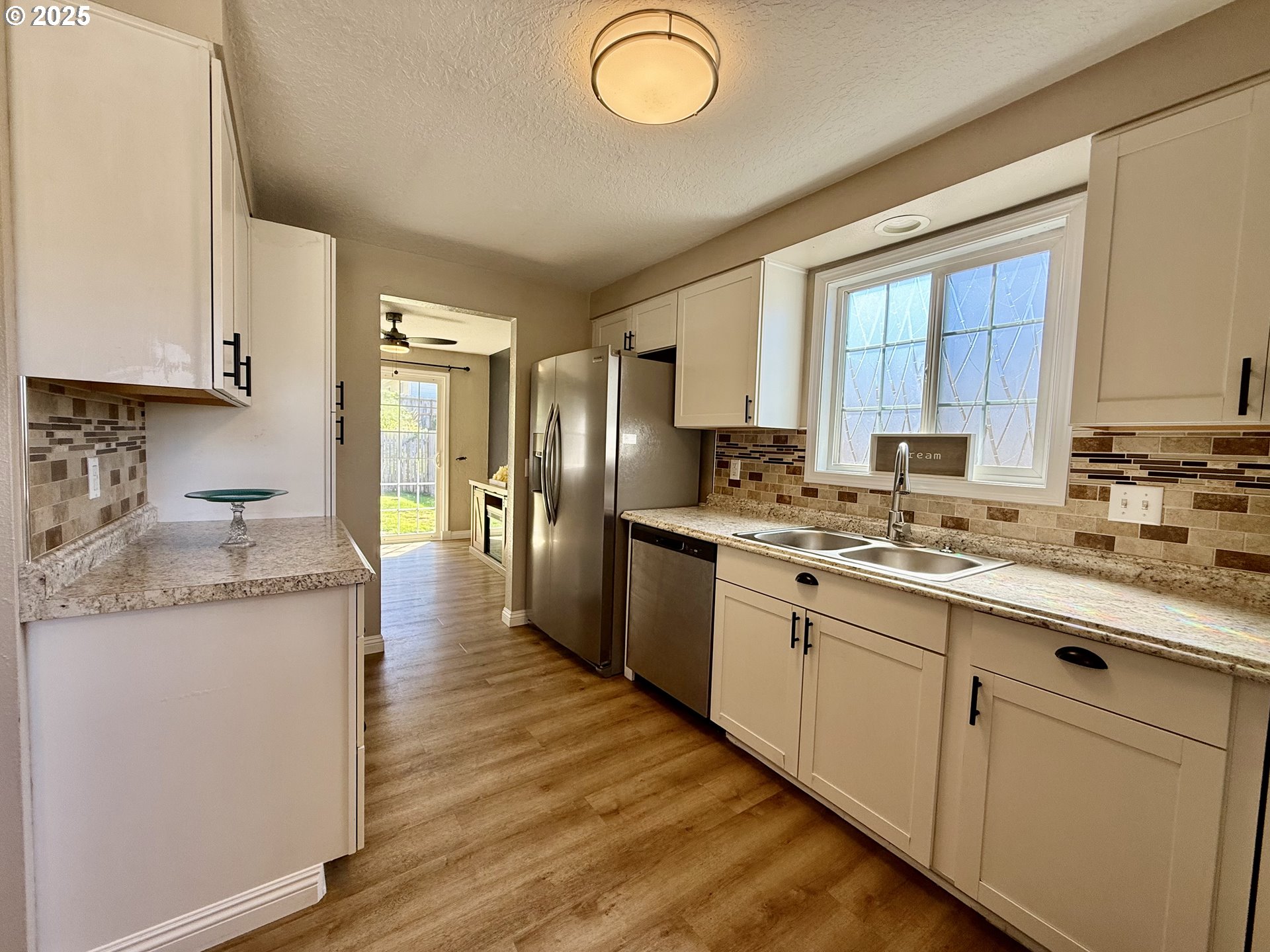 460 2nd Avenue Coos Bay, OR 97420 - Photo 13 of 41