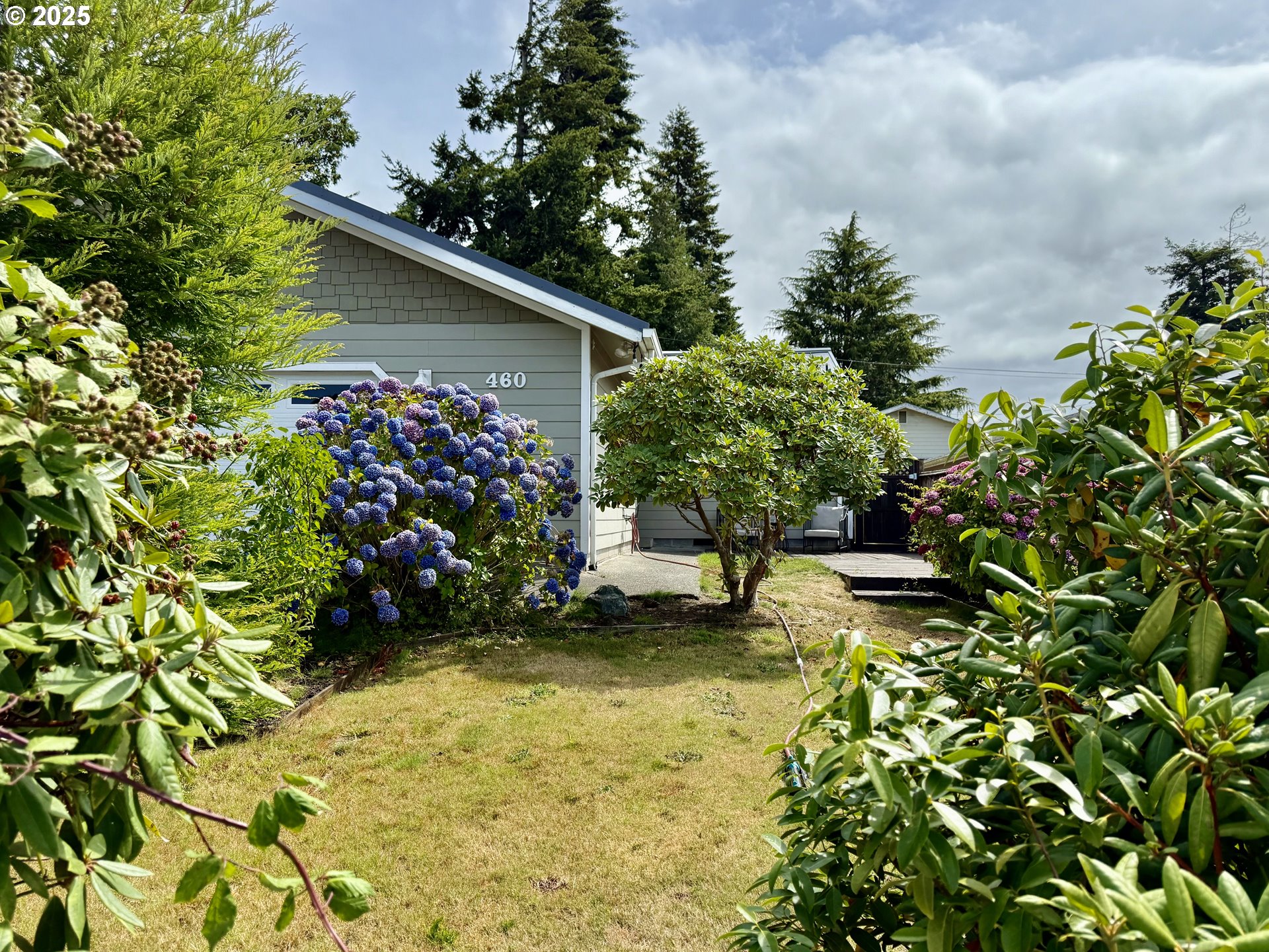 460 2nd Avenue Coos Bay, OR 97420 - Photo 2 of 41