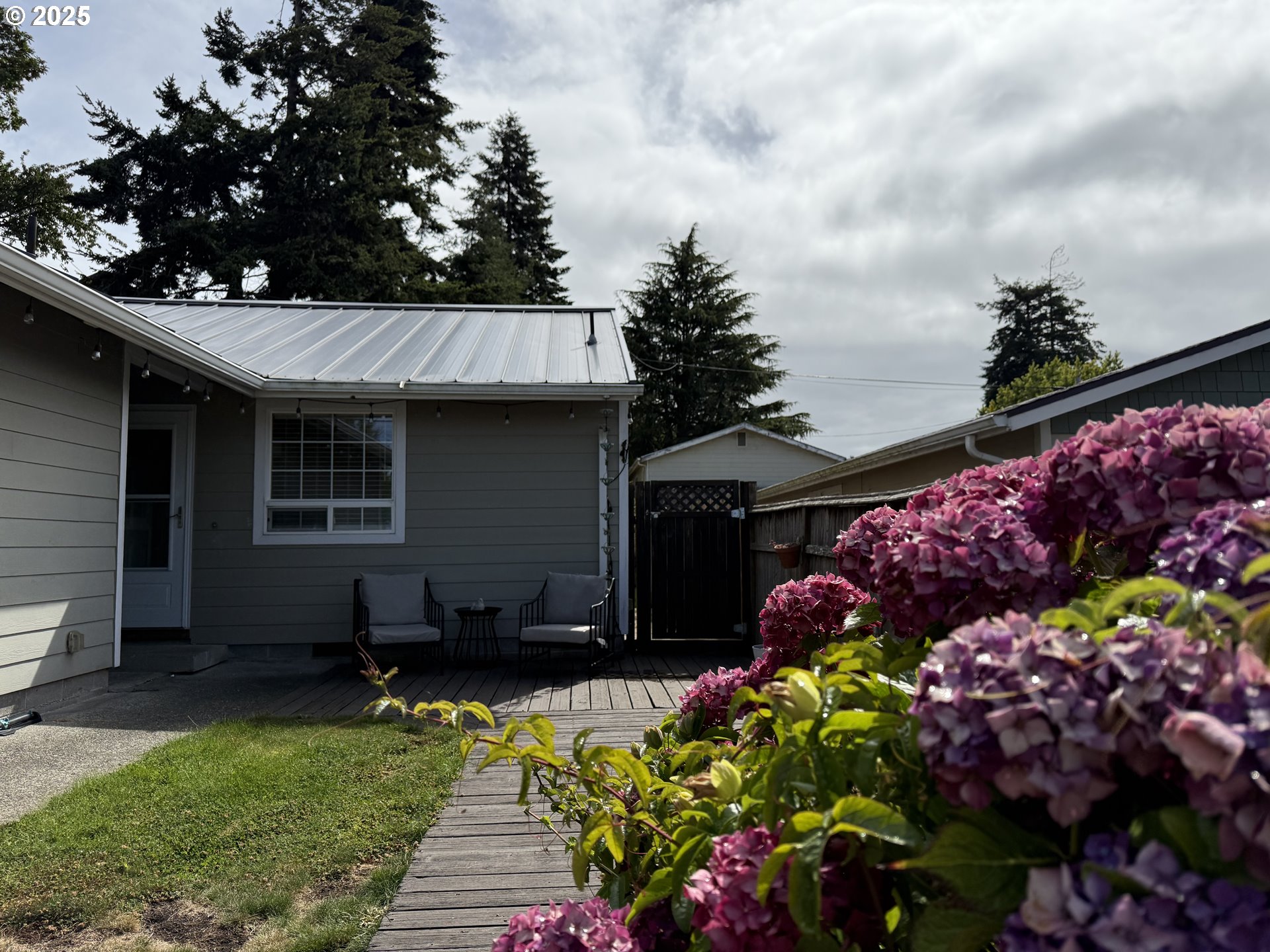 460 2nd Avenue Coos Bay, OR 97420 - Photo 6 of 41