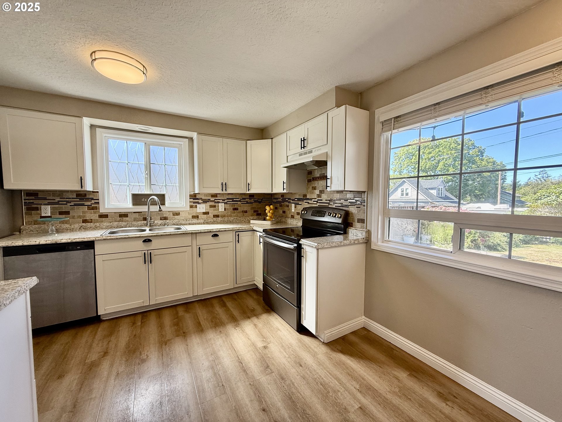 460 2nd Avenue Coos Bay, OR 97420 - Photo 9 of 41